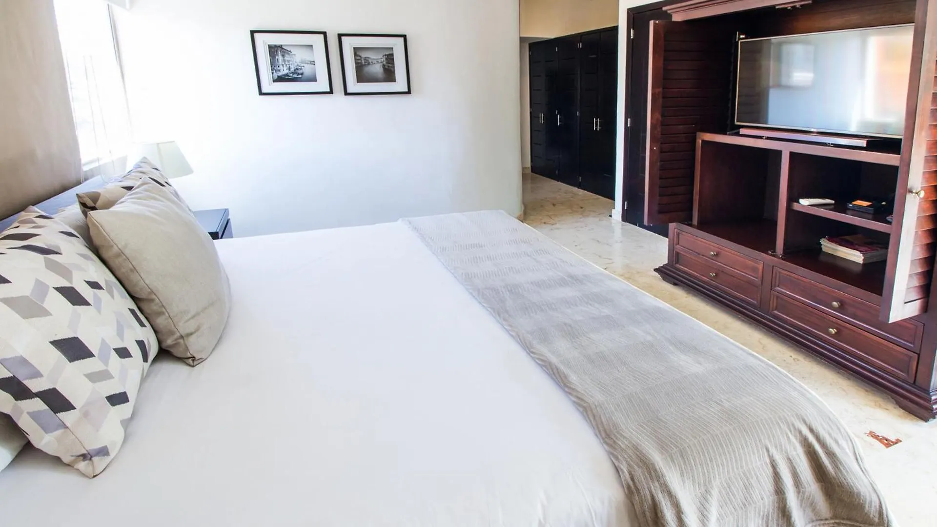 201 Corto Maltes 3 Bedroom Apt Ocean View Playa del Carmen 0*,  Mexico
